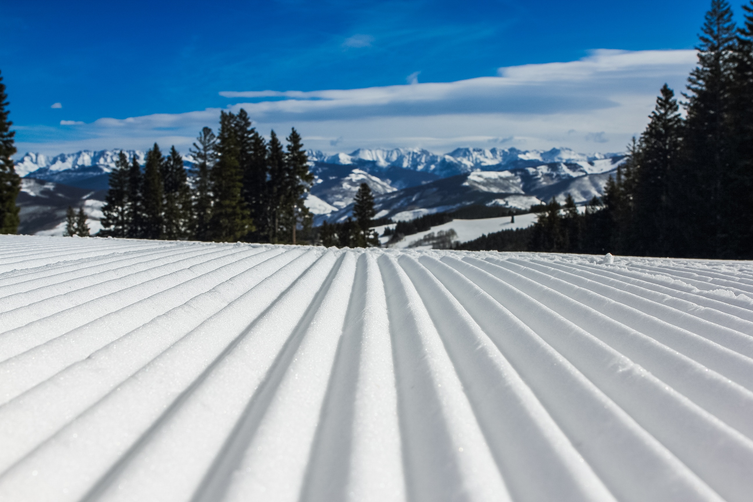 Lots of piste under one pass with the IKON pass - Photo by Unsplash - John Price. 