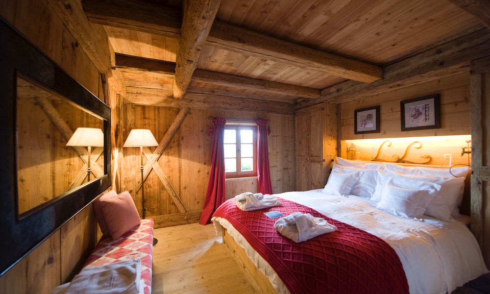 A double bedroom at the San Lorenzo Lodge. A Must-Read Guide to Summer in South Tyrol.