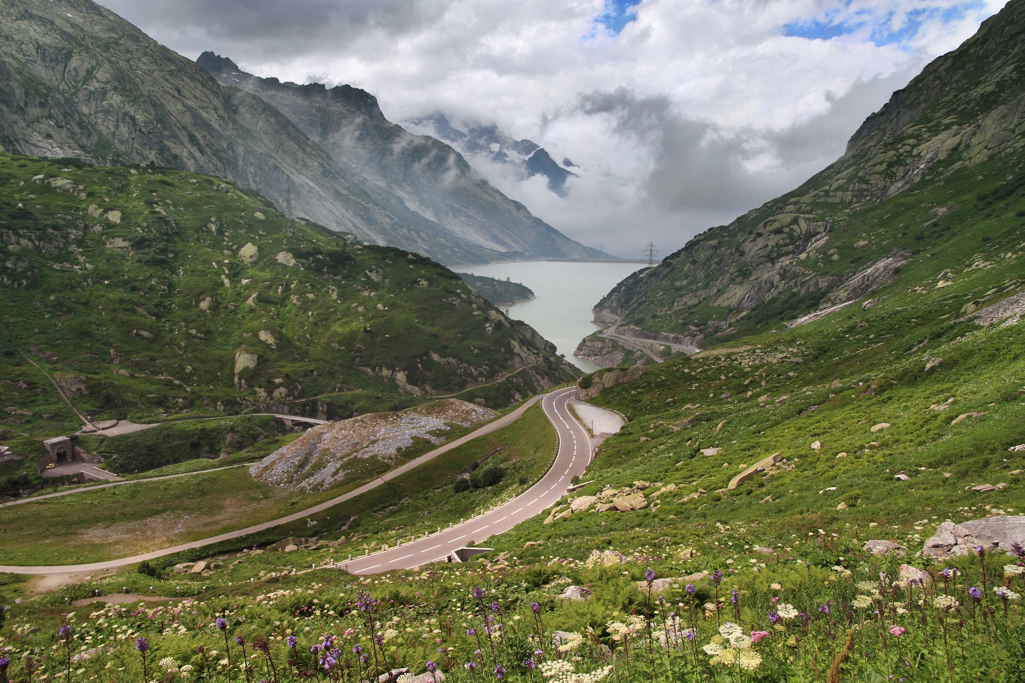 Grimsel Pass. Photo: Ximonic. Haslital- Räterichsbodensee. A drive through the Nufenenpass (Passo della Novena) and Grimsel Pass in Switzerland.