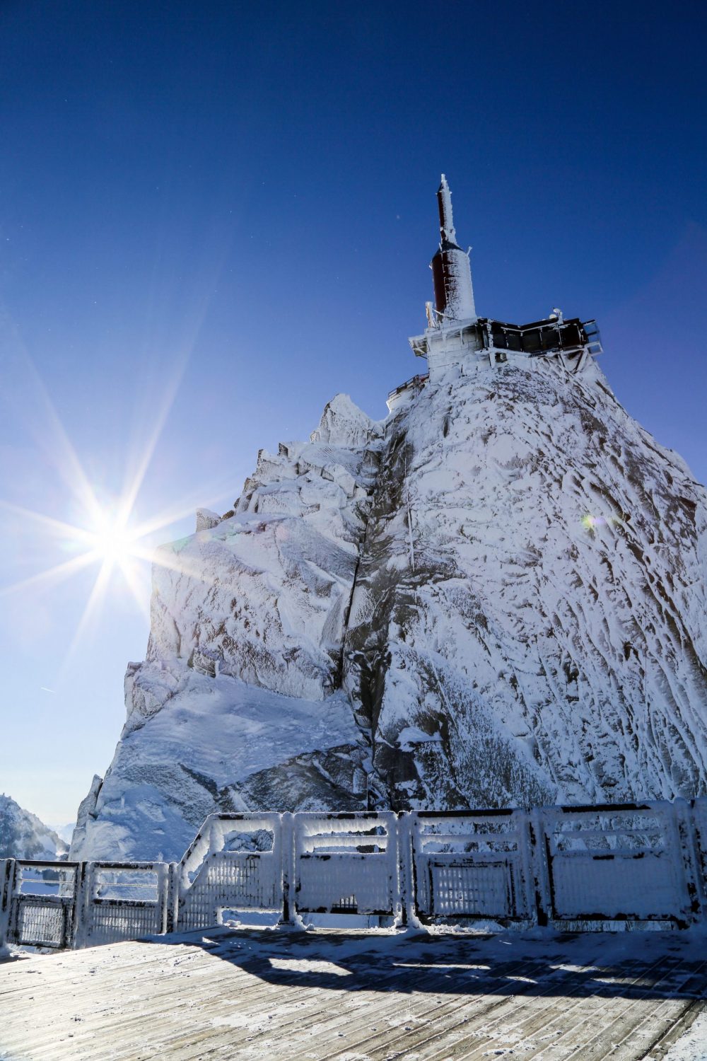 Aiguille du Midi. Photo credits. OT Chamonix. Salome Abrial. Must-Read Guide to Chamonix. 