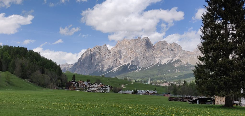 Passeggiata ex- convento. Credits Cortina Marketing. Cortina Dolomiti Ultra Trekking.