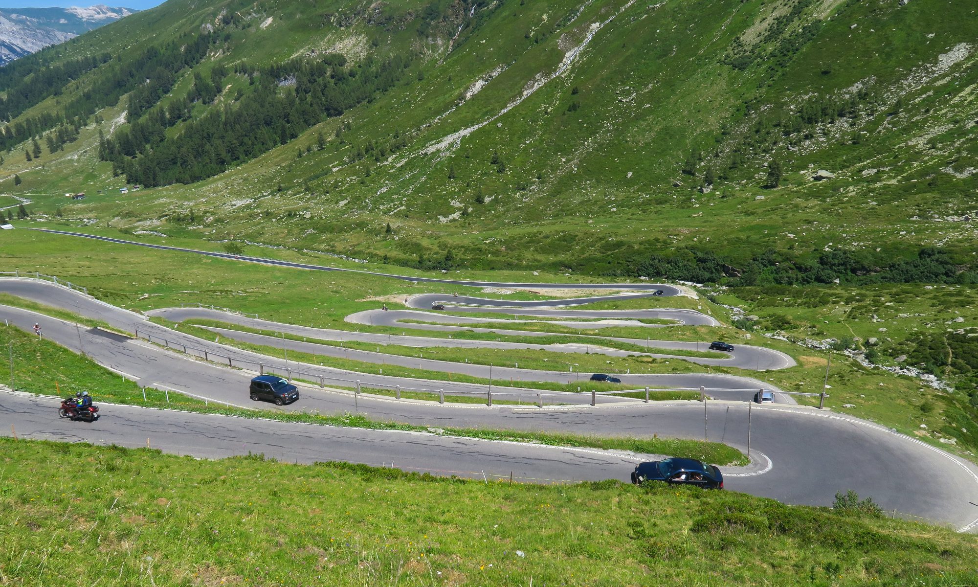 Splugenpass in Switzerland. Photo: Daniele Levis Pelusi. Unsplash.