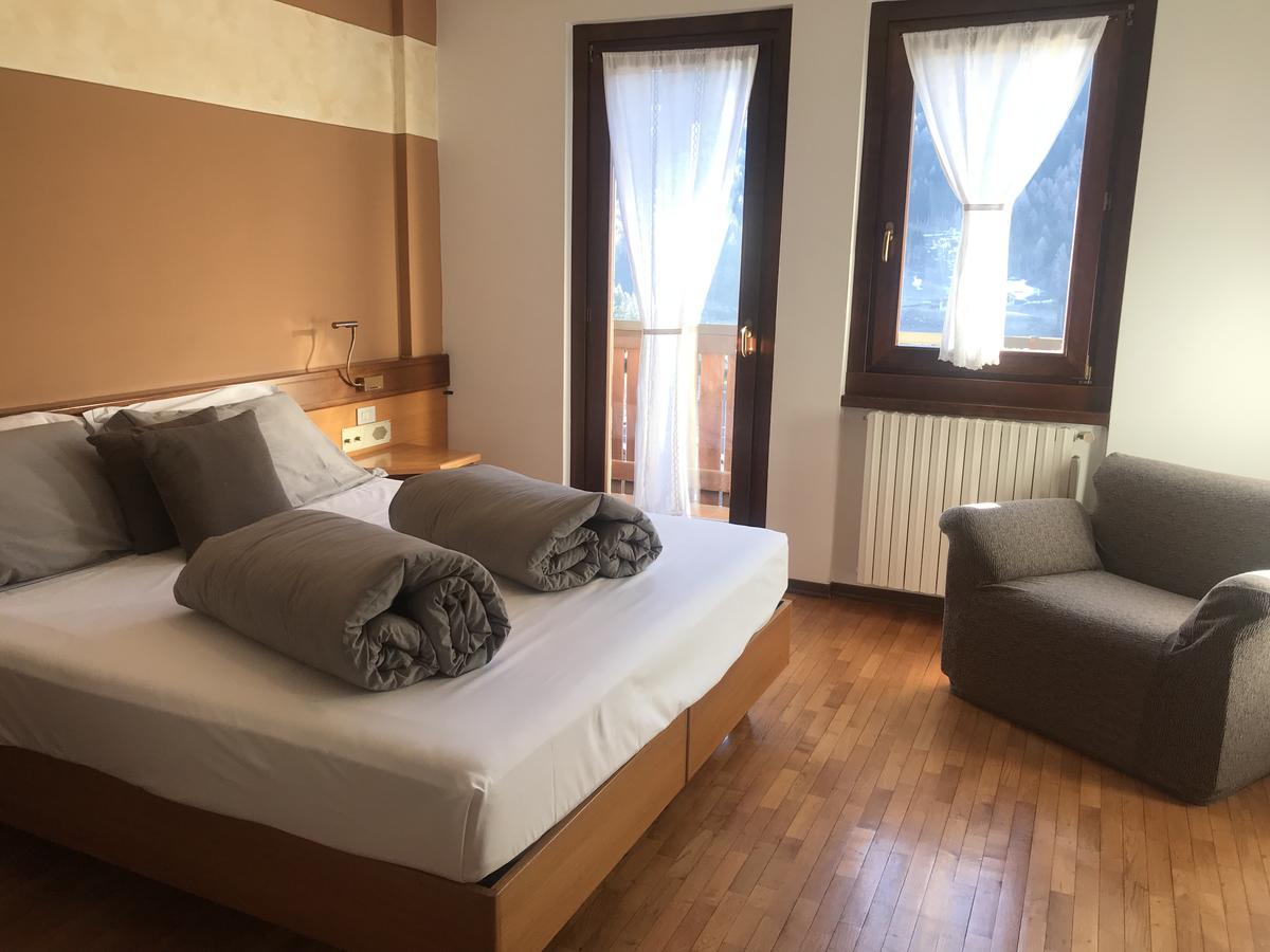 Room at the Garni Sorriso in Pontedilegno Tonale. Book your stay at the Garni Sorriso here. How Italian Ski Resorts are preparing for the ski season.