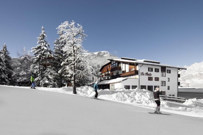 La Perla hotel is ski in-out. Book your stay at the Hotel La Perla here. Alta Badia will host a Giant Slalom and a Slalom. This will be the 35th edition of the Ski World Cup in Alta Badia. 