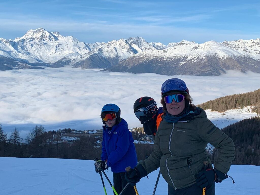 Skiing on top of Piste 2 in Pila, with inversion in the bottom. Photo: The-Ski-Guru. The Must-Read Guide to Pila, Aosta Valley