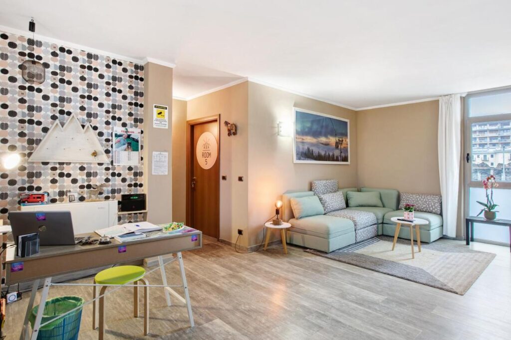 Great apartment across from the parking lot at the base of the cable car Aosta- Pila. Book it here. 