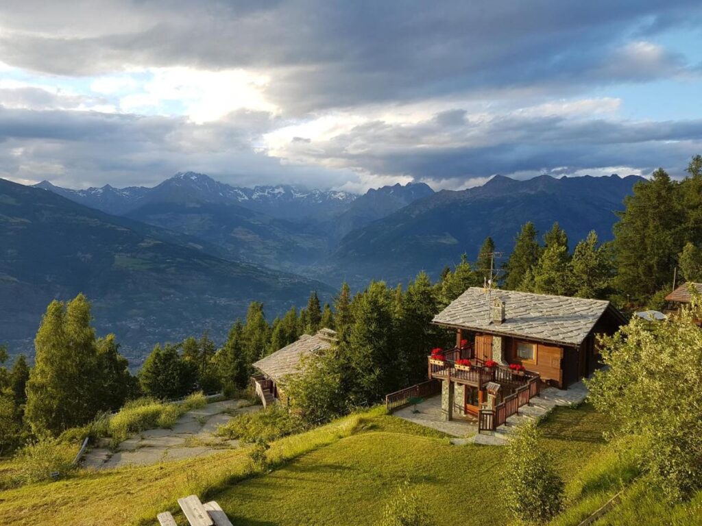 Chalet d'Antan, in Pila, just a bit lower than the bottom lift of Chamolè. Book the Chalet d'Antan here. 