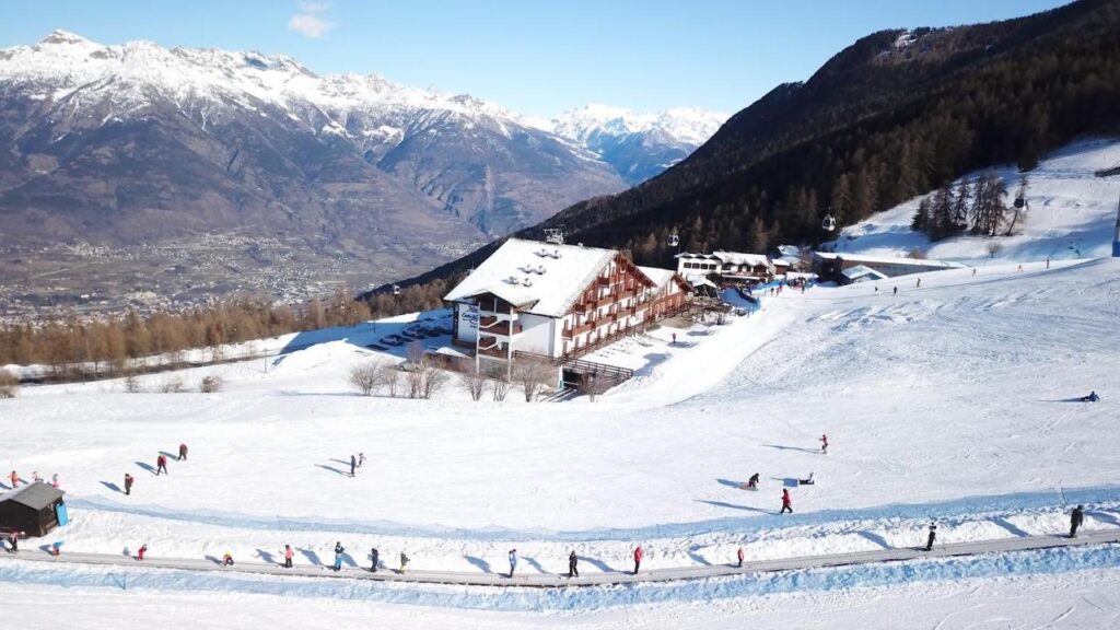 Etoile de Neige, by the Chamolè lift in Pila. Book it here. 