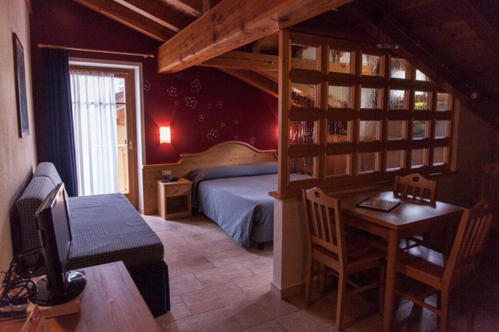 Residence Les Fleurs by the 1st stop of the cable car Aosta- Pila. Book it here. 