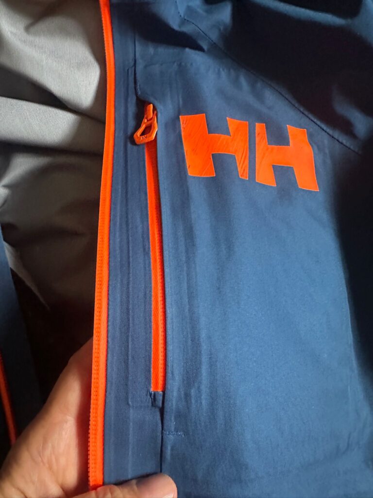 Side pocket detail. ULLR Helly Hansen jacket. Photo: The-Ski-Guru