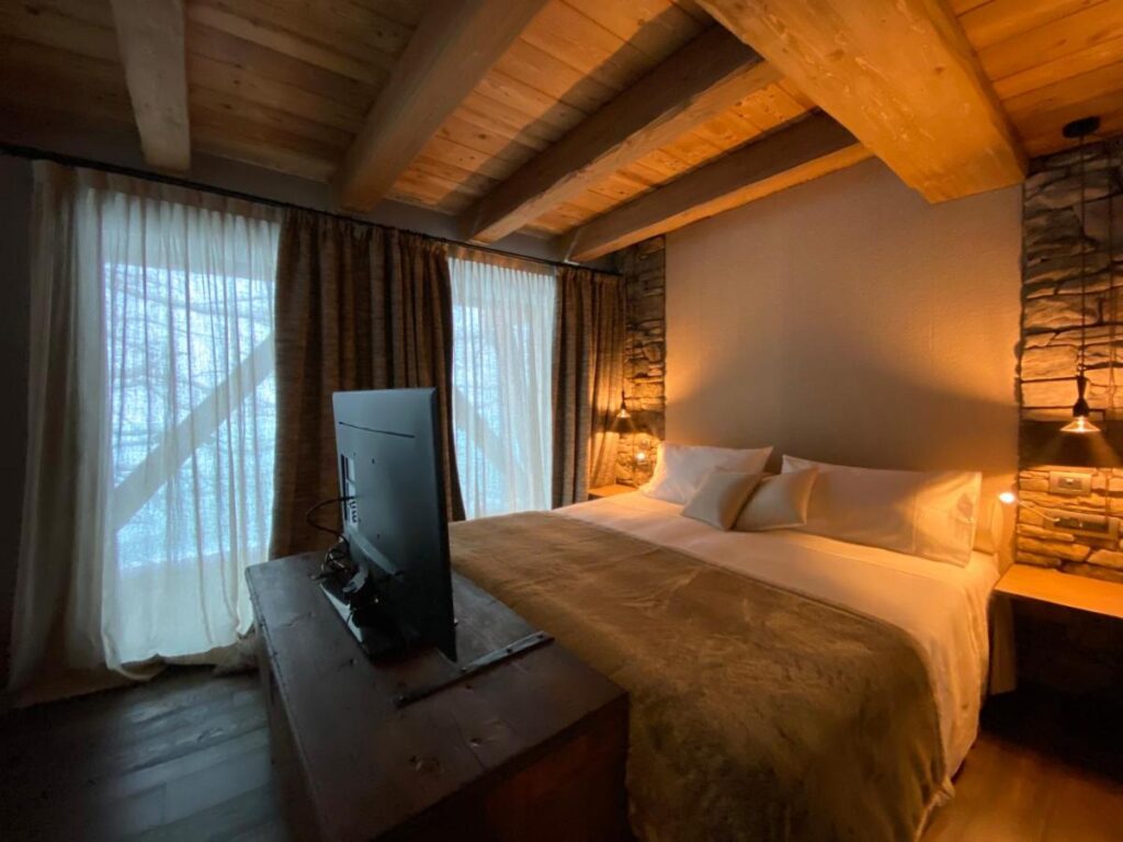 A room at Les Neiges d'Antan. Book your stay at Les Neiges d'Antan here. Photo: Les Neiges d'Antan/Booking.