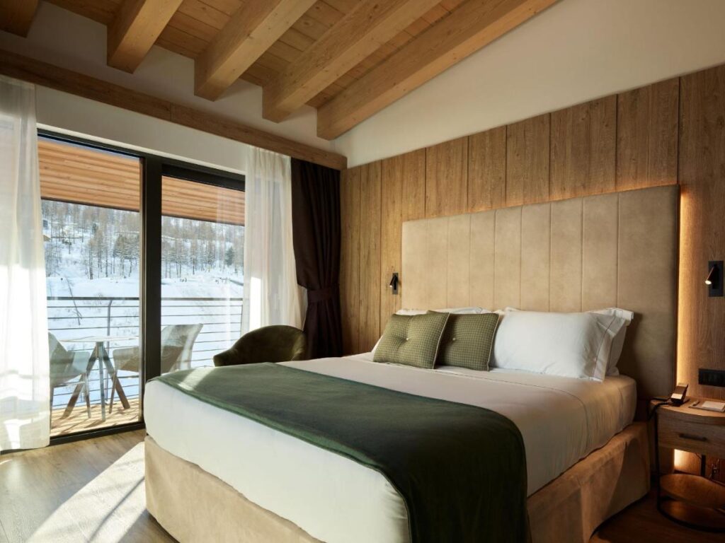 A room at the VRetreats in Cervinia Photo: VRetreats/Booking. Book your stay at the VRetreats here. 